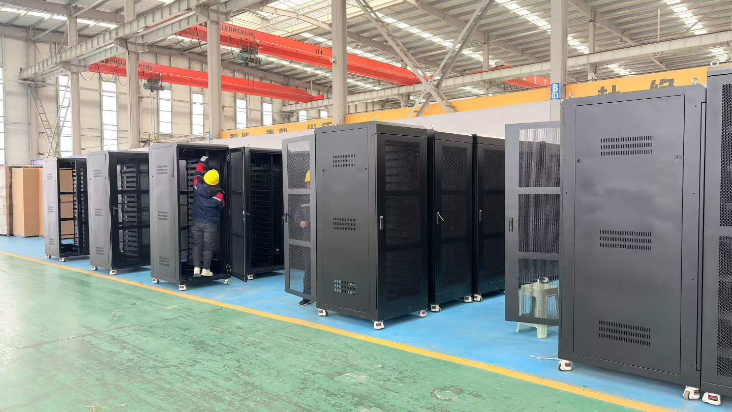 Modular Water-Cooled Cabinet System – Medium Site (500kW–2MW)