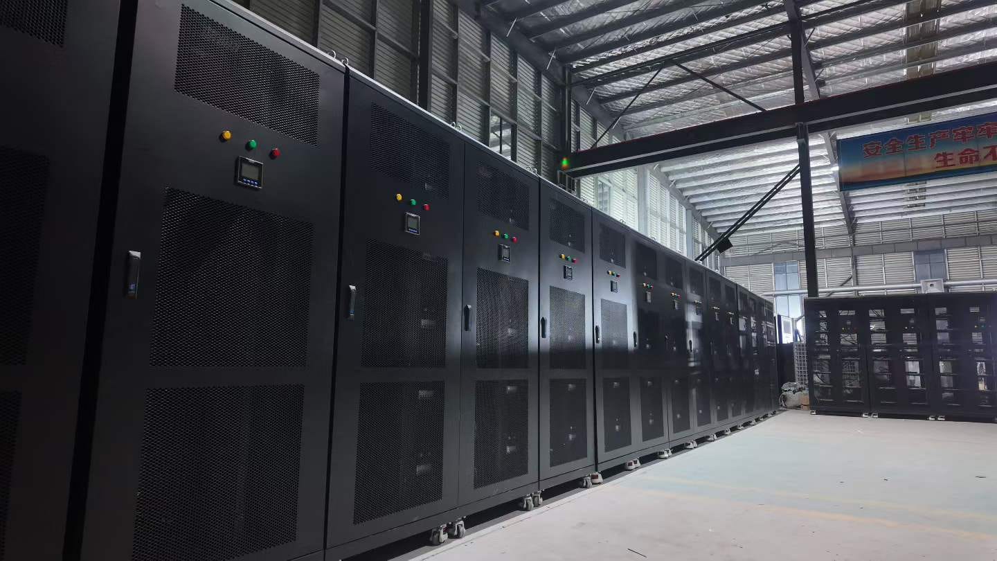 Modular Water-Cooled Cabinet System – Large Data Center (2MW+)