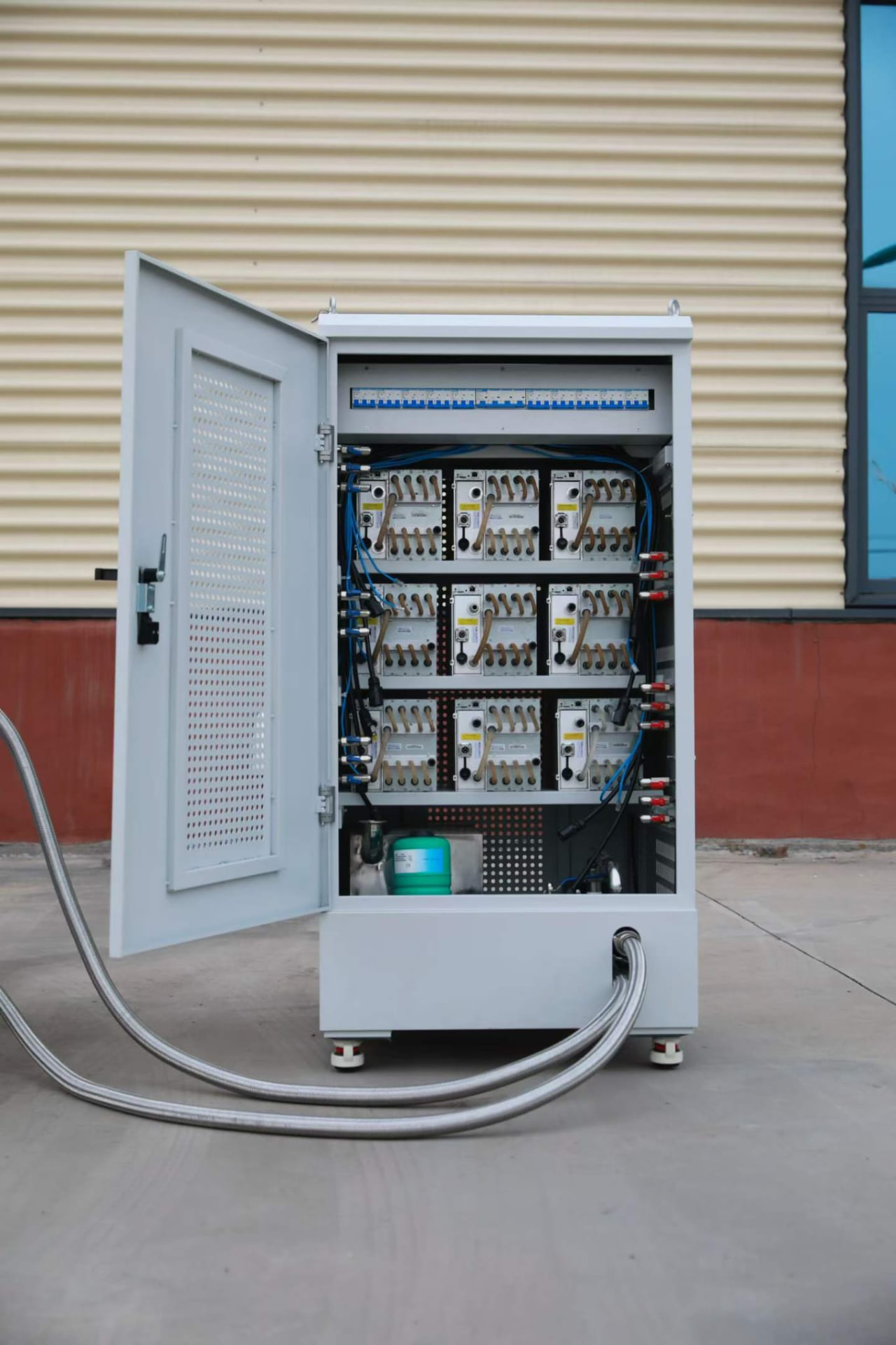 ANT Water-Cooled Mining Cabinet – 9 Slot